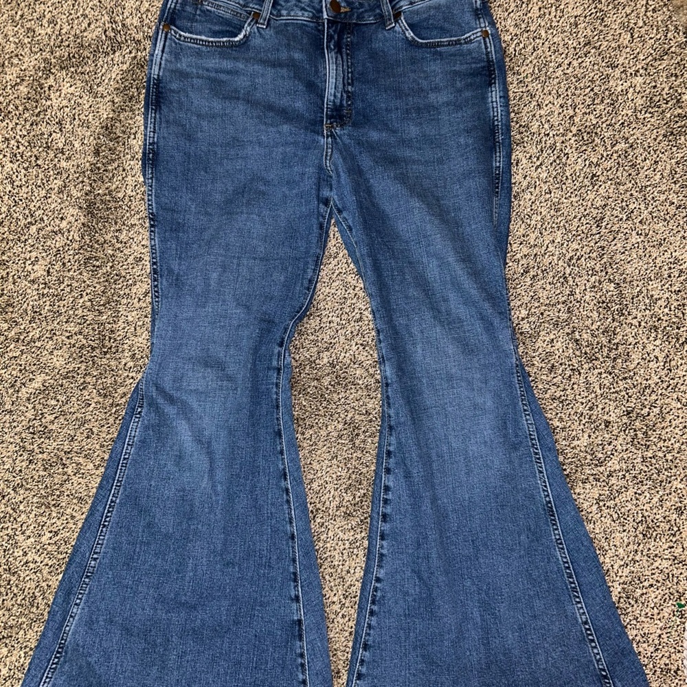 Women's Blue Flared Jeans - Picture 3 of 5